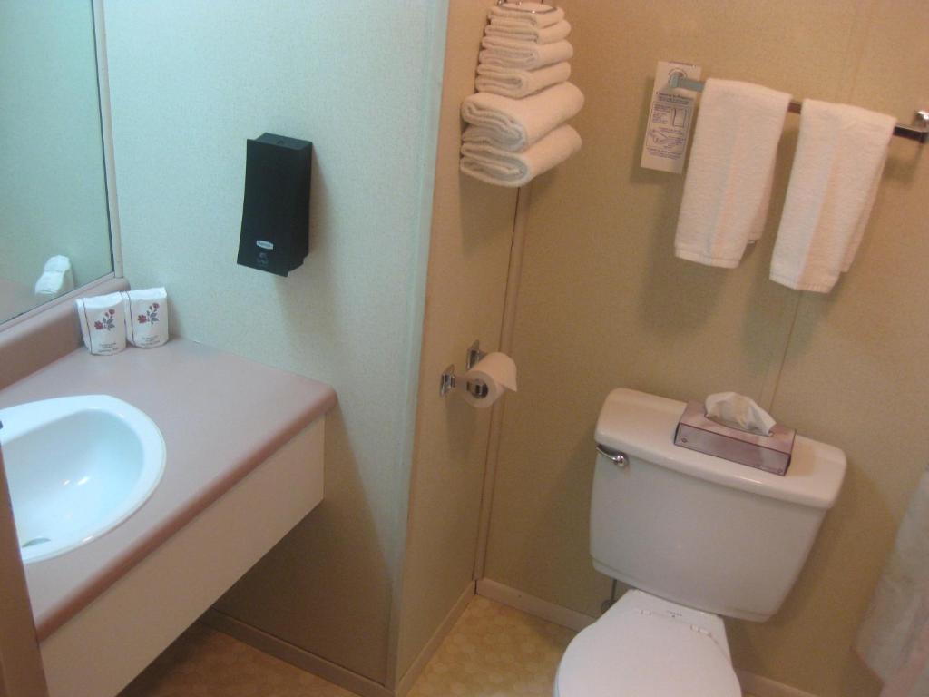 Motel De La Pente Douce Magog Room photo