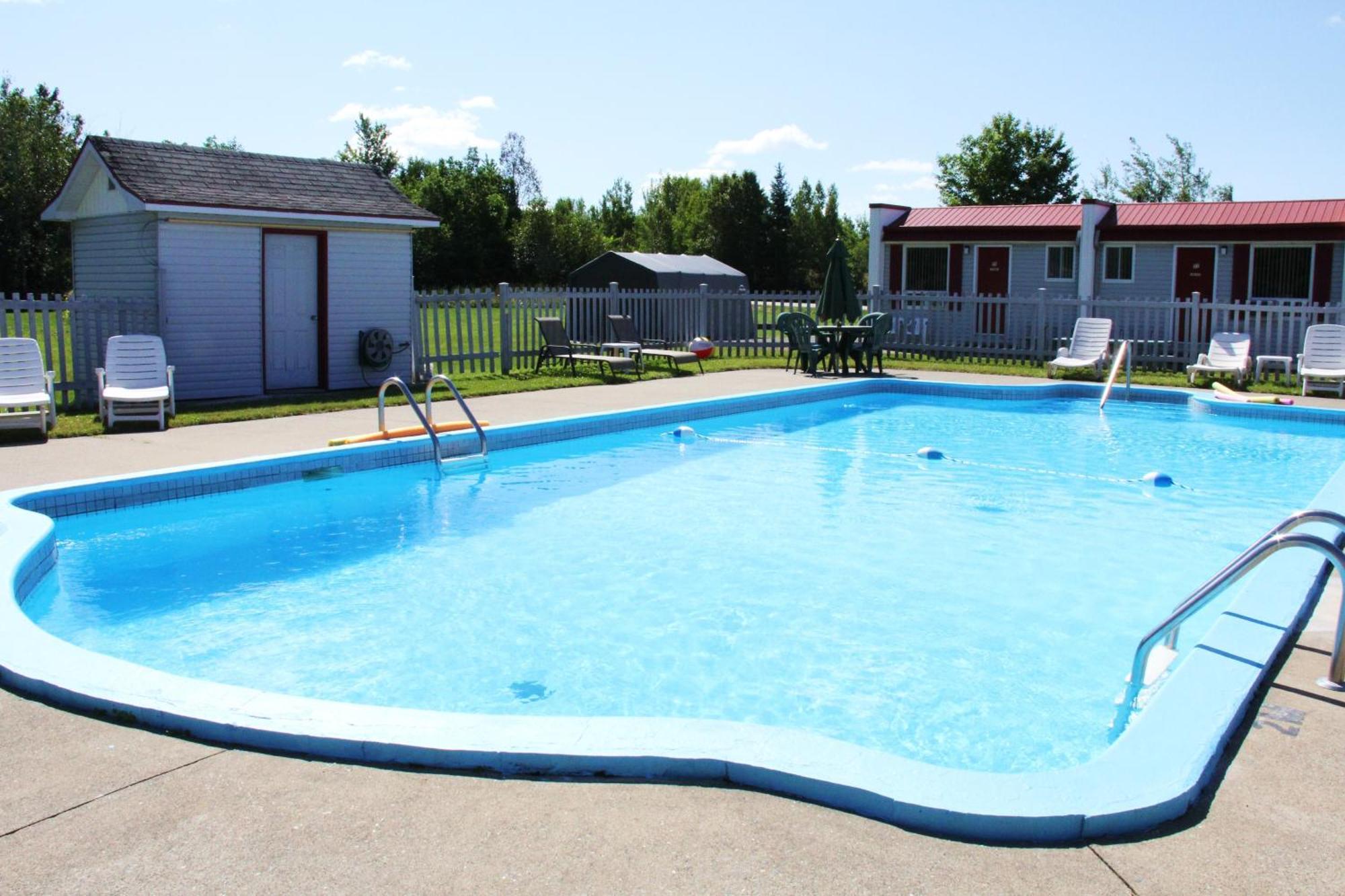 Motel De La Pente Douce Magog Exterior photo